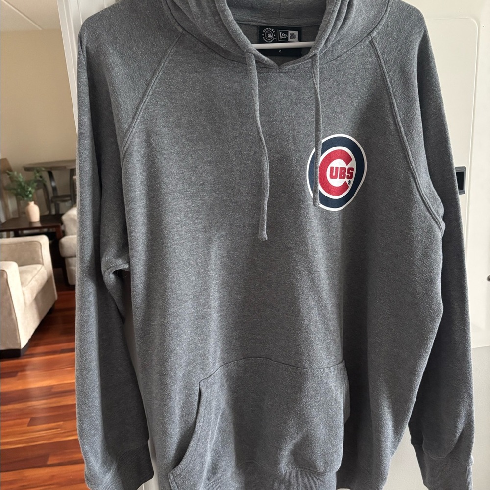 New Era Women’s Gray Cubs Pullover Hoodie - Picture 2 of 5